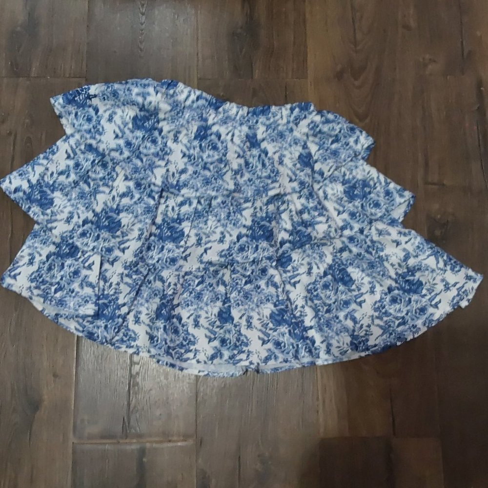 Blue floral print skirt